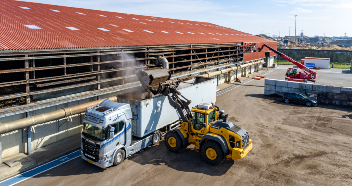 Dakbeplating bij Orgaworld te Drachten