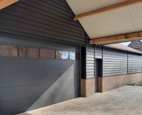 Dak- en gevelbeplating bij nieuwe schuur te Roggel Dak- en gevelbeplating bij nieuwe schuur te Roggel