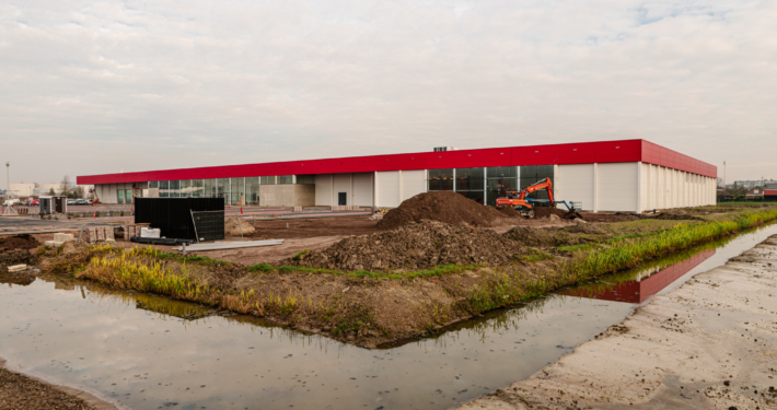 Dak- en gevelbeplating bij nieuwbouw BAUHAUS