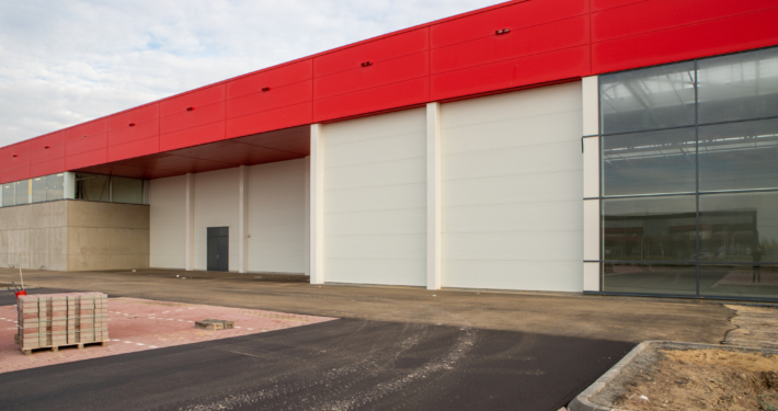 Dak- en gevelbeplating bij nieuwbouw BAUHAUS