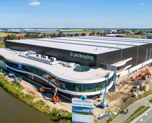 Dak- en gevelbeplating bij LC Packaging te Waddinxveen