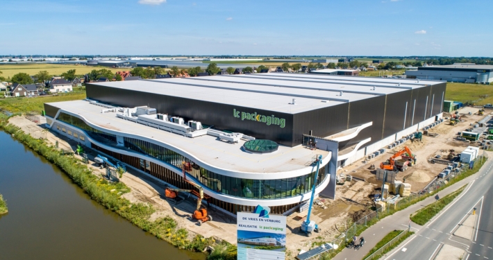Dak- en gevelbeplating bij LC Packaging te Waddinxveen