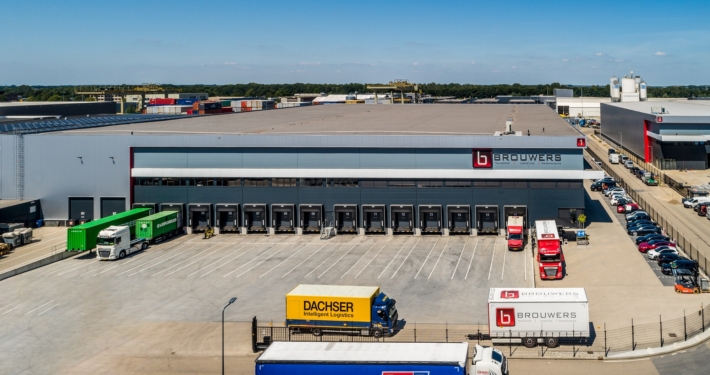 Dak- en gevelbeplating bij Brouwers te Den Bosch