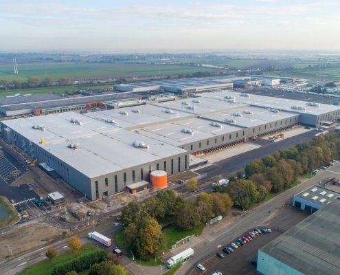 Dak- en gevelbeplating bij Zalando te Bleiswijk