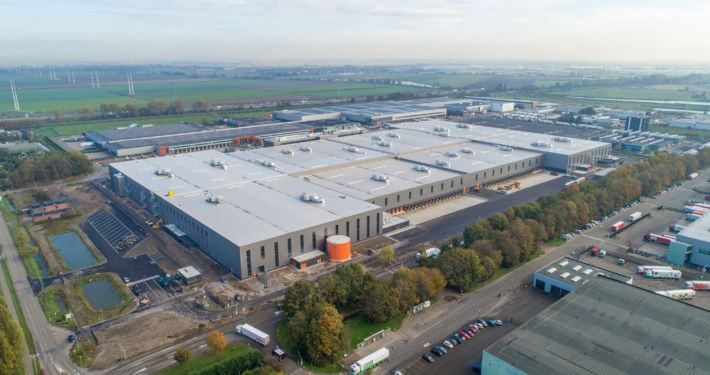 Dak- en gevelbeplating bij Zalando te Bleiswijk