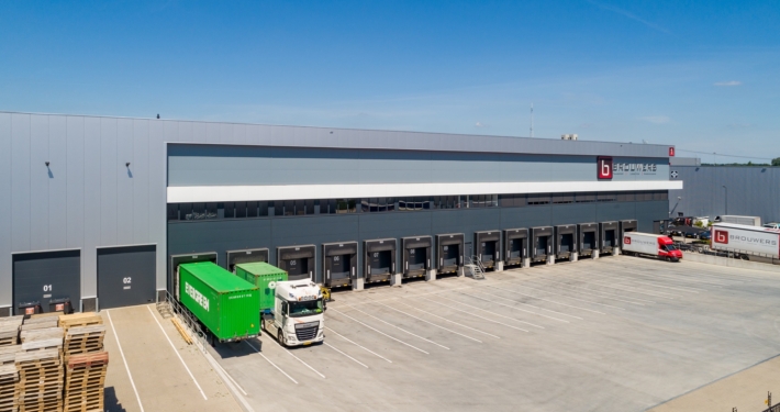 Dak- en gevelbeplating bij Brouwers te Den Bosch