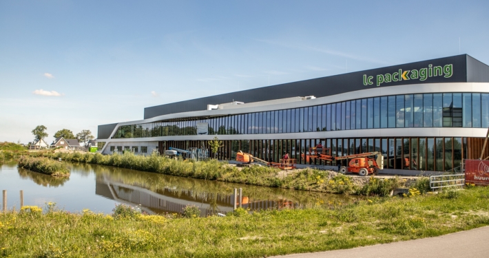 Dak- en gevelbeplating bij LC Packaging te Waddinxveen