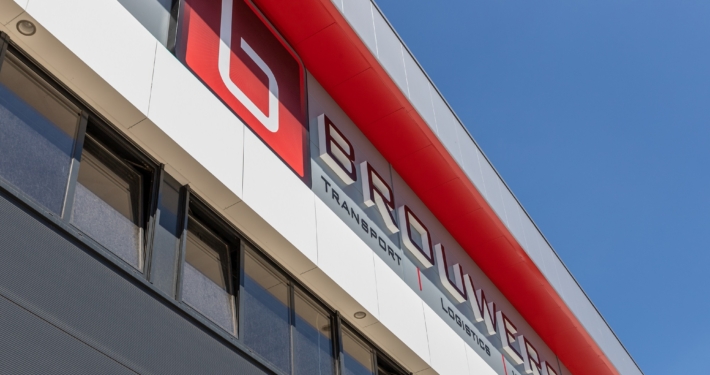 Dak- en gevelbeplating bij Brouwers te Den Bosch