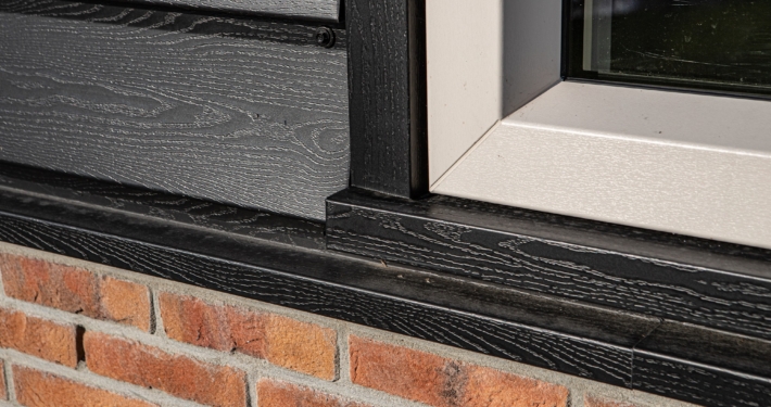 Dak- en gevelbeplating bij nieuwbouw schuur te Haastrecht