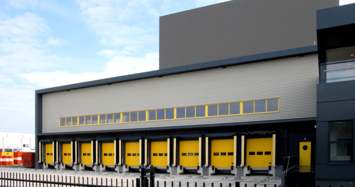 Dak- en gevelbeplating Xenos in Waalwijk