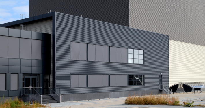 Dak- en gevelbeplating Xenos in Waalwijk