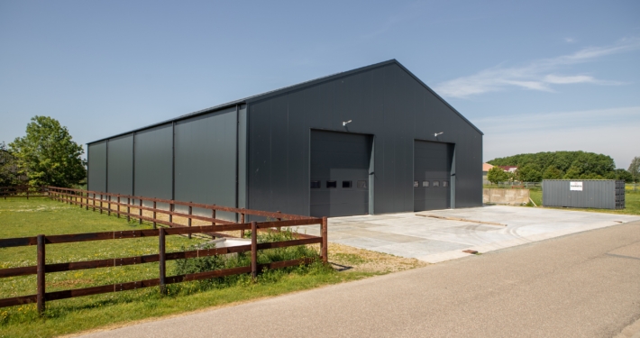 Dak- en gevelbeplating levering en montage in opdracht van Bouwbedrijf Hiemstra