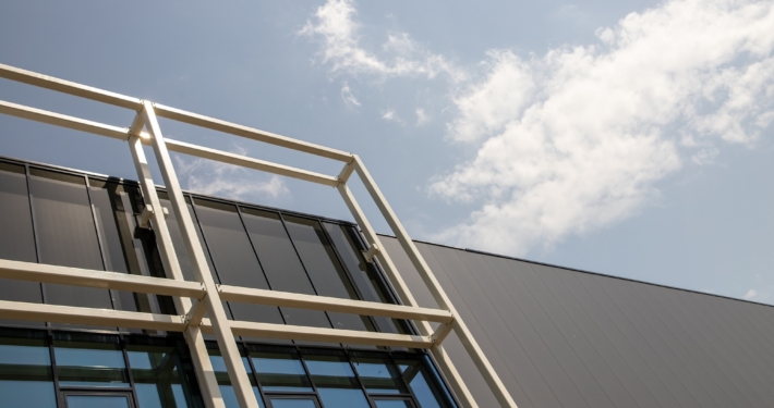 Dak- en gevelbeplating bij DC Somerset te Drunen