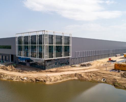 Dak- en gevelbeplating bij DC Somerset te Drunen