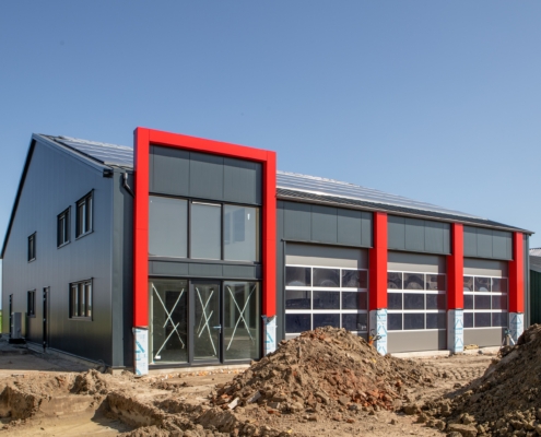 Dak- en gevelbeplating levering en montage in opdracht van Bouwbedrijf Hiemstra