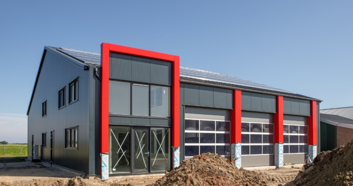 Dak- en gevelbeplating levering en montage in opdracht van Bouwbedrijf Hiemstra