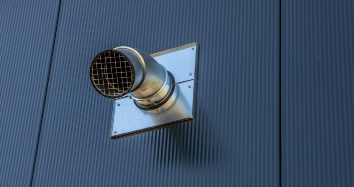 Dak- en gevelbeplating levering en montage in opdracht van Bouwbedrijf Hiemstra