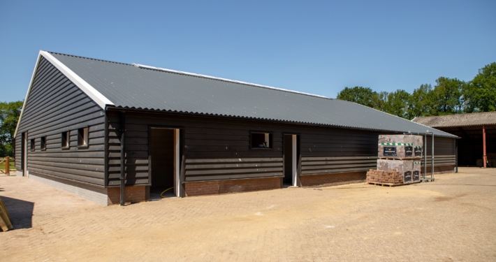 Dak- en gevelbeplating levering en montage in opdracht van Bouwbedrijf Kas