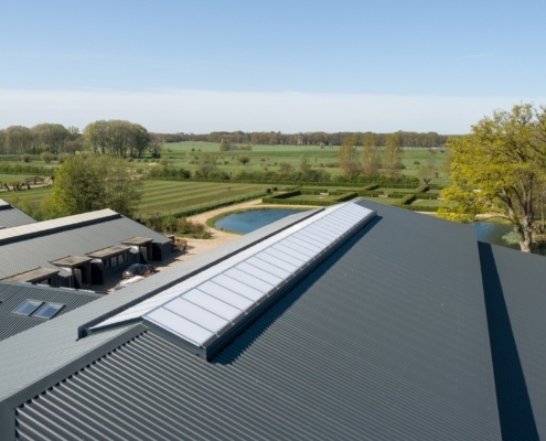 Nieuwbouw manege te Rheden