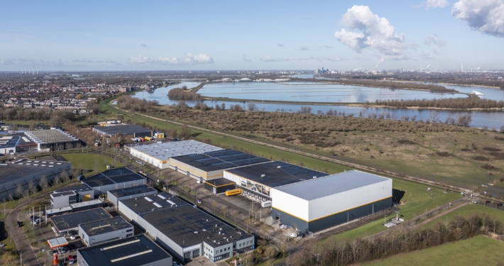 Nieuwbouw Klok Banden te Oud-Beijerland