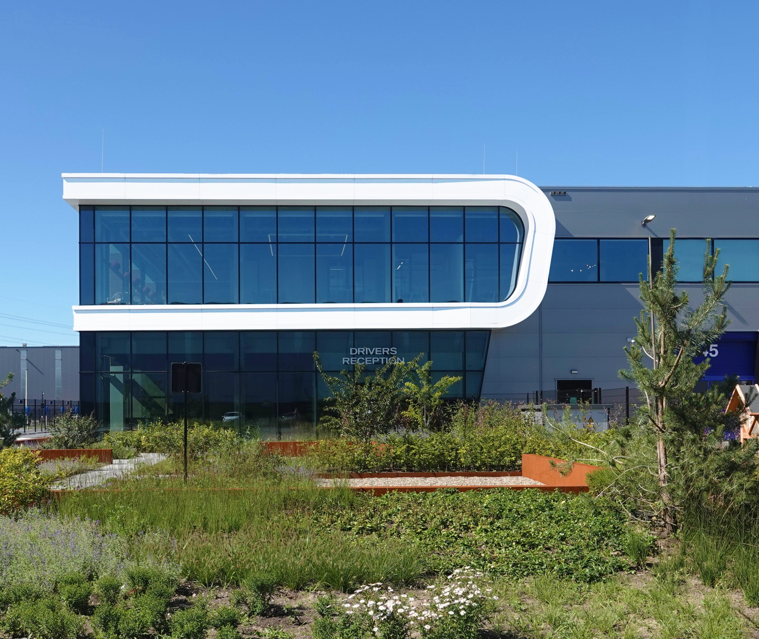 Nieuwbouw Rhenus te Son en Breugel