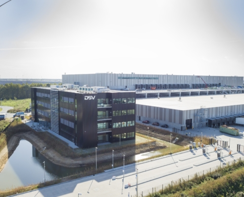 Nieuwbouw dubbeldeks warehouse te Venlo Nieuwbouw dubbeldeks warehouse te Venlo