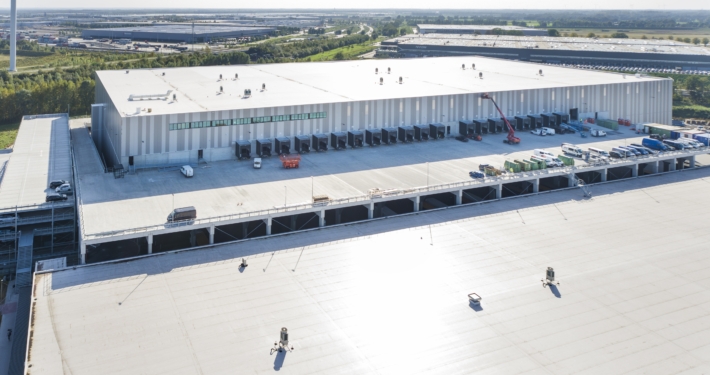 Nieuwbouw dubbeldeks warehouse te Venlo
