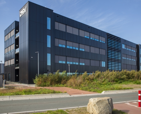 Nieuwbouw dubbeldeks warehouse te Venlo Nieuwbouw dubbeldeks warehouse te Venlo