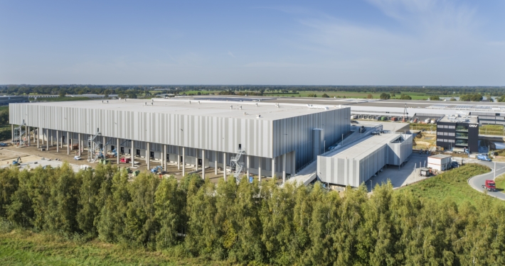 Nieuwbouw dubbeldeks warehouse te Venlo