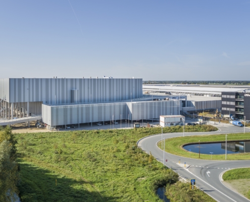 Nieuwbouw dubbeldeks warehouse te Venlo Nieuwbouw dubbeldeks warehouse te Venlo